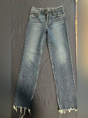 GAP Women’s Slim Straight Washed Indigo Jeans